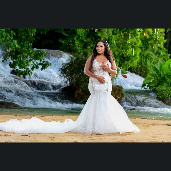 Enzoani wedding dress - Picture 1 of 9